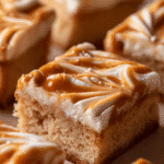 Barres de Gâteau au Caramel Salé et au Beurre : découvrez la recette incontournable ! 3 Barres de Gâteau au Caramel Salé et au Beurre
